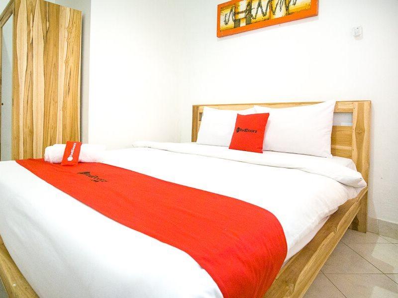 Reddoorz @ Jalan Gatot Subroto Denpasar Hotel Exterior photo